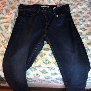 Levi womens  skinny jeans